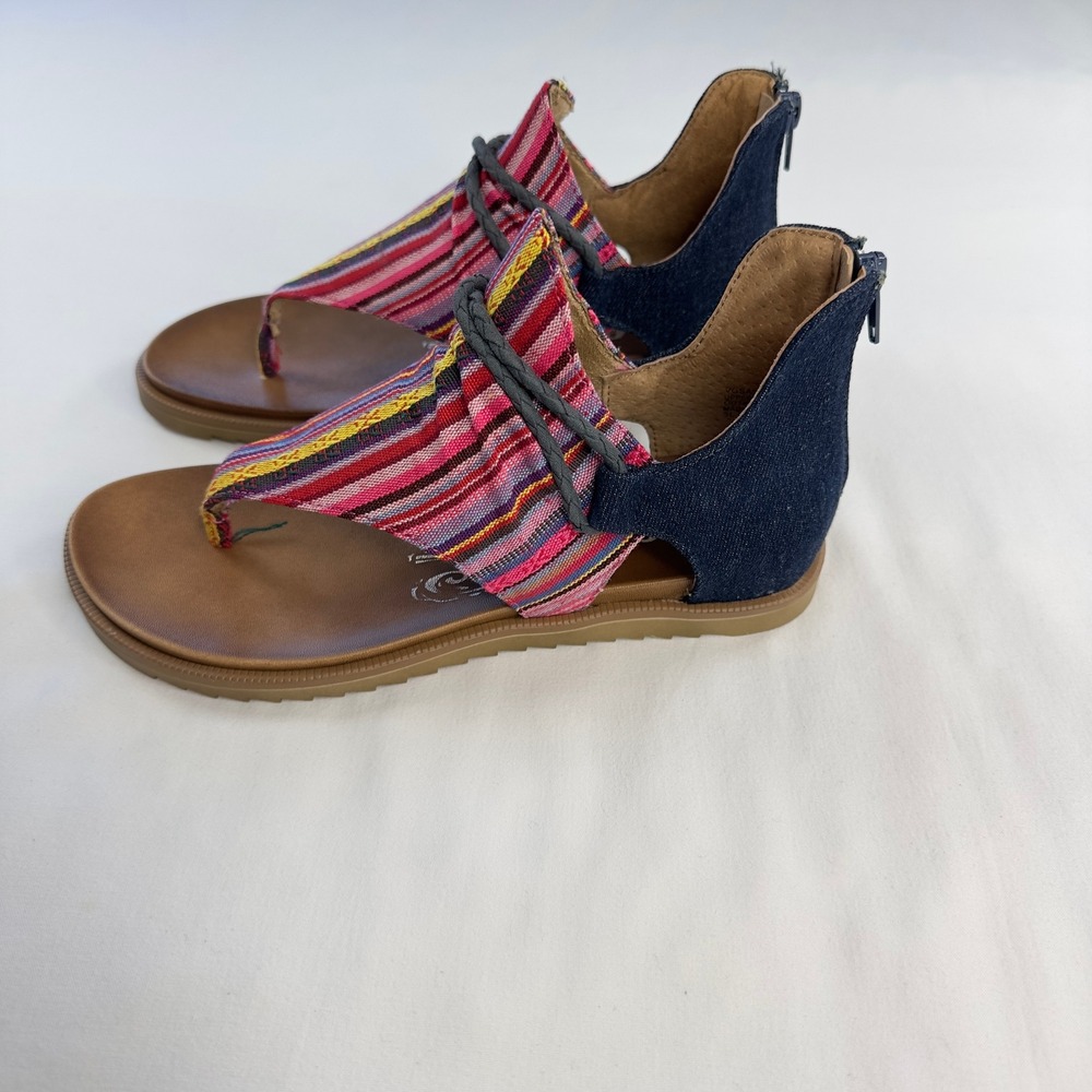Very G Sandals Women's 6.5 "Dakota" Multi Color‎ Striped Thong Flat Back Zip New